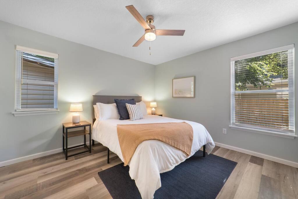 New Modern Bungalow Close To Downtown! Fully Fenced Yard Saint Augustine Eksteriør billede