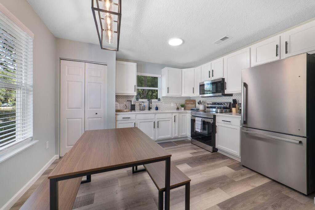 New Modern Bungalow Close To Downtown! Fully Fenced Yard Saint Augustine Eksteriør billede