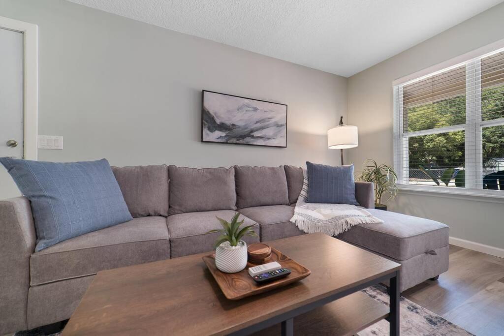 New Modern Bungalow Close To Downtown! Fully Fenced Yard Saint Augustine Eksteriør billede