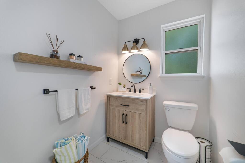 New Modern Bungalow Close To Downtown! Fully Fenced Yard Saint Augustine Eksteriør billede